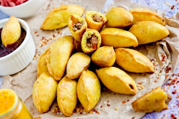 Mini-Calzone mit herzhafter Hackfleischfüllung