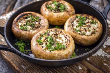 Gefüllte Champignons mit Kartoffelgratin