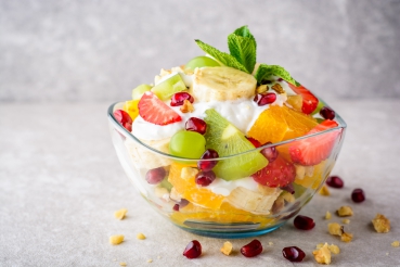 Exotischer Obstsalat mit Kokoscreme